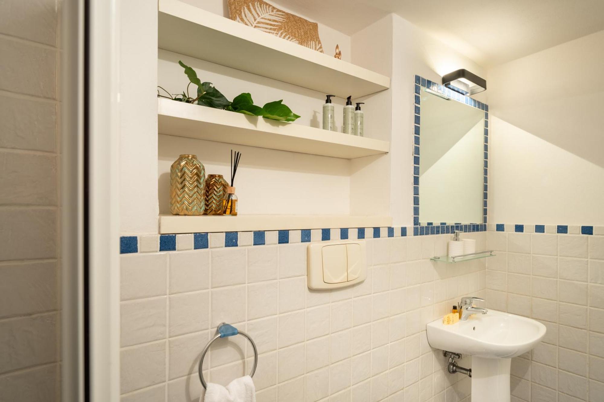 Via Cimabue 8B - Florence Charming Apartments - Metropolitan Loft In Florence - 20 Minute Walk To City Center - Excellent Base For Exploring - Less Than 5 Minute Walk To The Supermarket - Amazing Bakery On The Corner 외부 사진