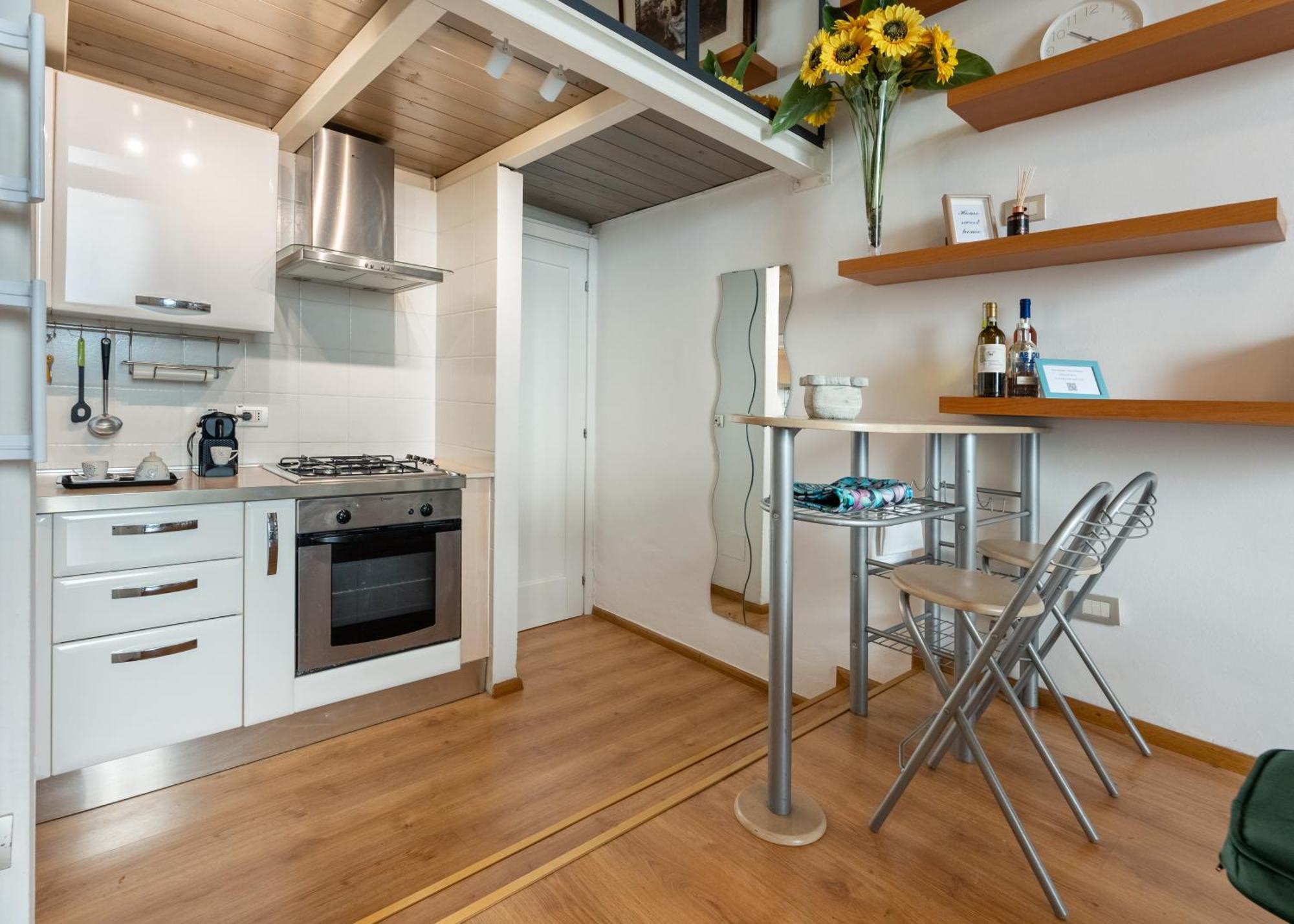 Via Cimabue 8B - Florence Charming Apartments - Metropolitan Loft In Florence - 20 Minute Walk To City Center - Excellent Base For Exploring - Less Than 5 Minute Walk To The Supermarket - Amazing Bakery On The Corner 외부 사진