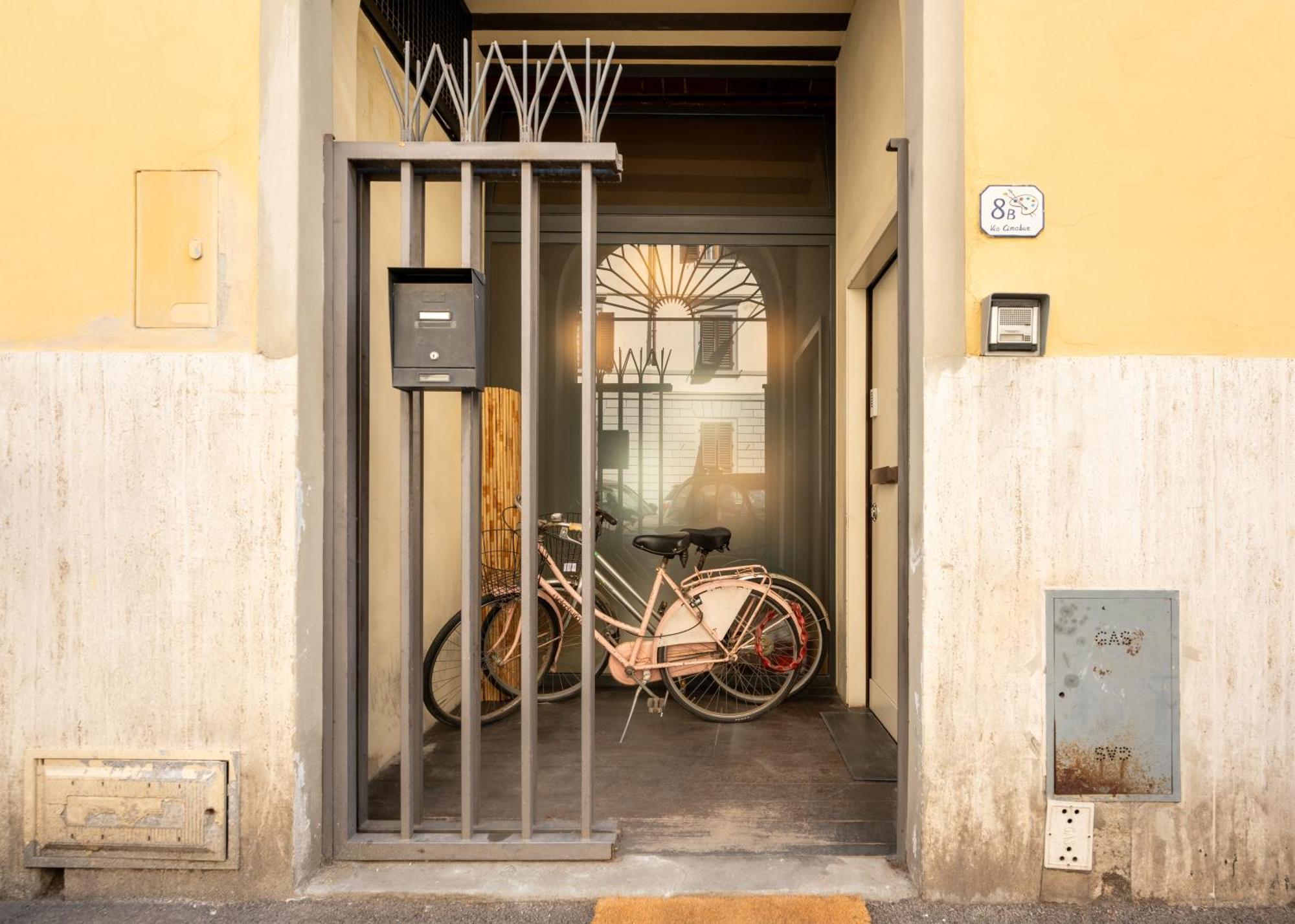 Via Cimabue 8B - Florence Charming Apartments - Metropolitan Loft In Florence - 20 Minute Walk To City Center - Excellent Base For Exploring - Less Than 5 Minute Walk To The Supermarket - Amazing Bakery On The Corner 외부 사진